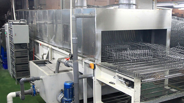 Ultrasonic cleaning production line before coating